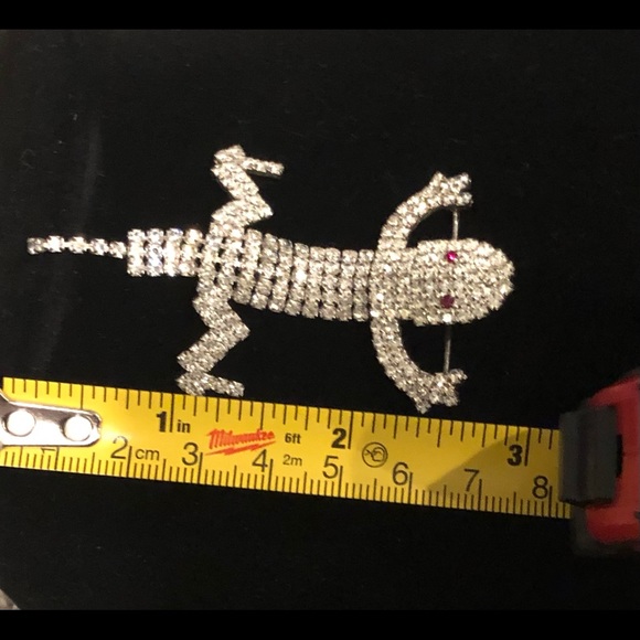 Brooch - Picture 3 of 5